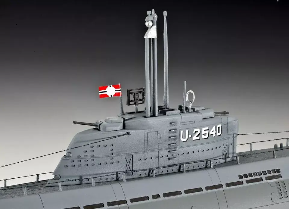 Submarine model Revell U-Boot Typ XXI U 2540 &Interieur Photo 2