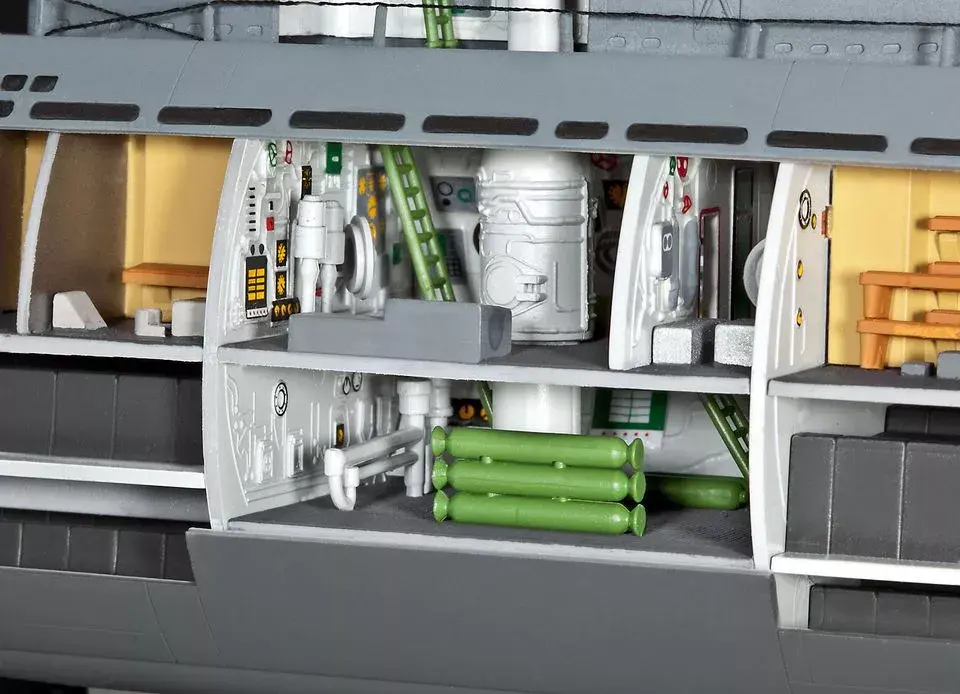 Submarine model Revell U-Boot Typ XXI U 2540 &Interieur Photo 5