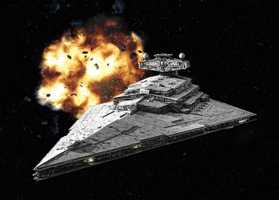 Модель космического корабля Revell Imperial Star Destroyer Photo 2