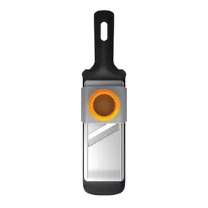 Нож для овощей Fiskars Functional Form 1014416