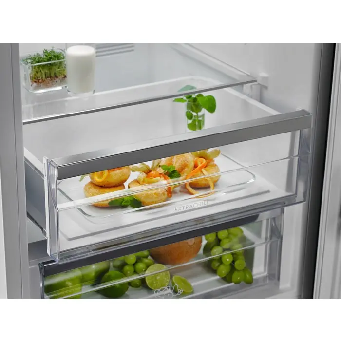 Electrolux LNC7ME32X3 Fridge Photo 14