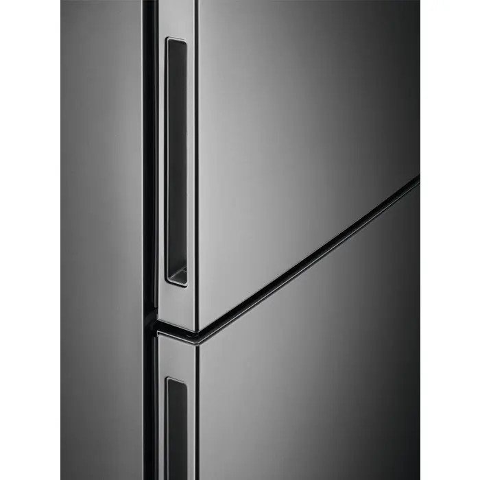 Electrolux LNC7ME32X3 Fridge Photo 16