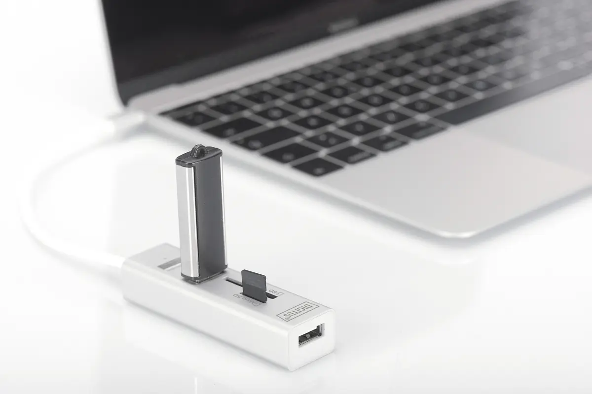 Digitus USB Type-C OTG 3-Port HUB and Card Reader Photo 4