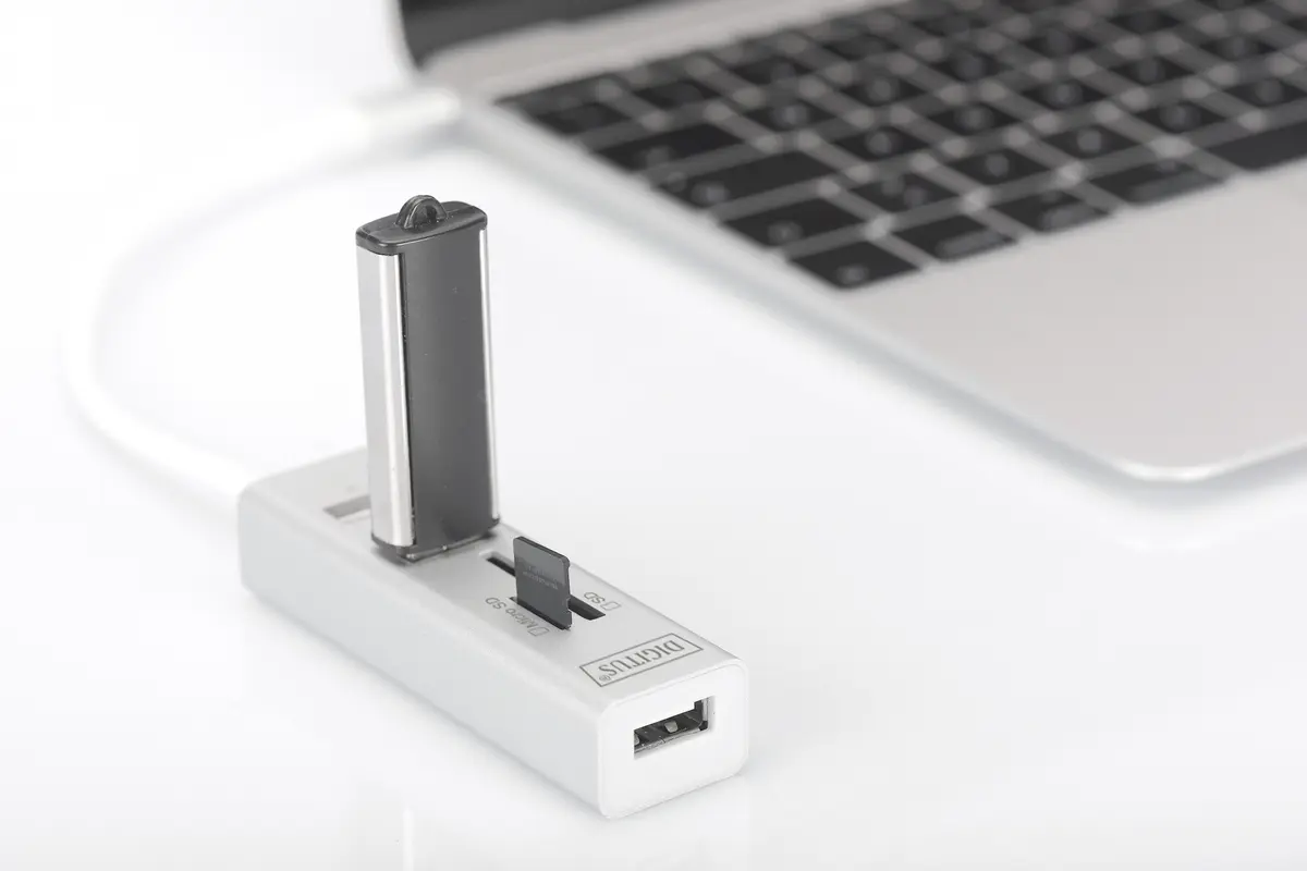 Digitus USB Type-C OTG 3-Port HUB and Card Reader Photo 5