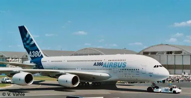 Modeļu komplekts Revell Airbus A 380 Design New livery First Flight Photo 6